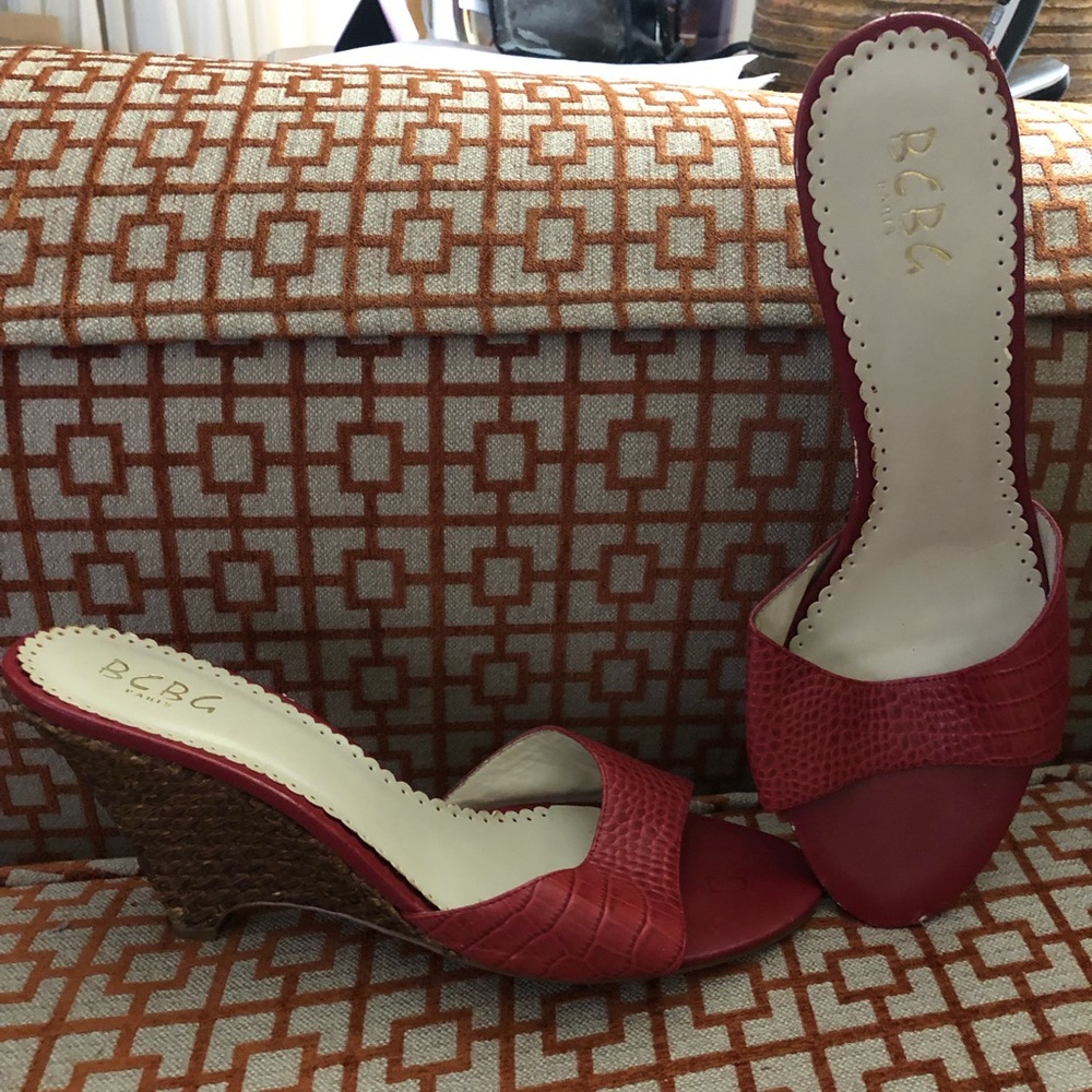 Beautiful pair of step Red sandal, step in. Size 9 1/2 by BCBG